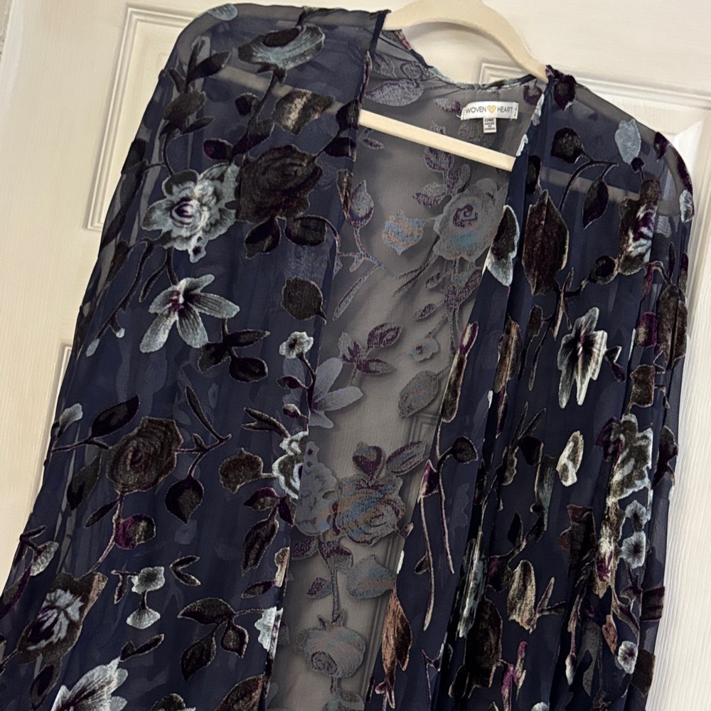 ✨Woven Heart Floral Sheer Kimono